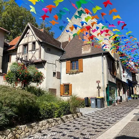 Роскошный шатер Large Safari Tent With Terrace On Nature In France Saint-Desire